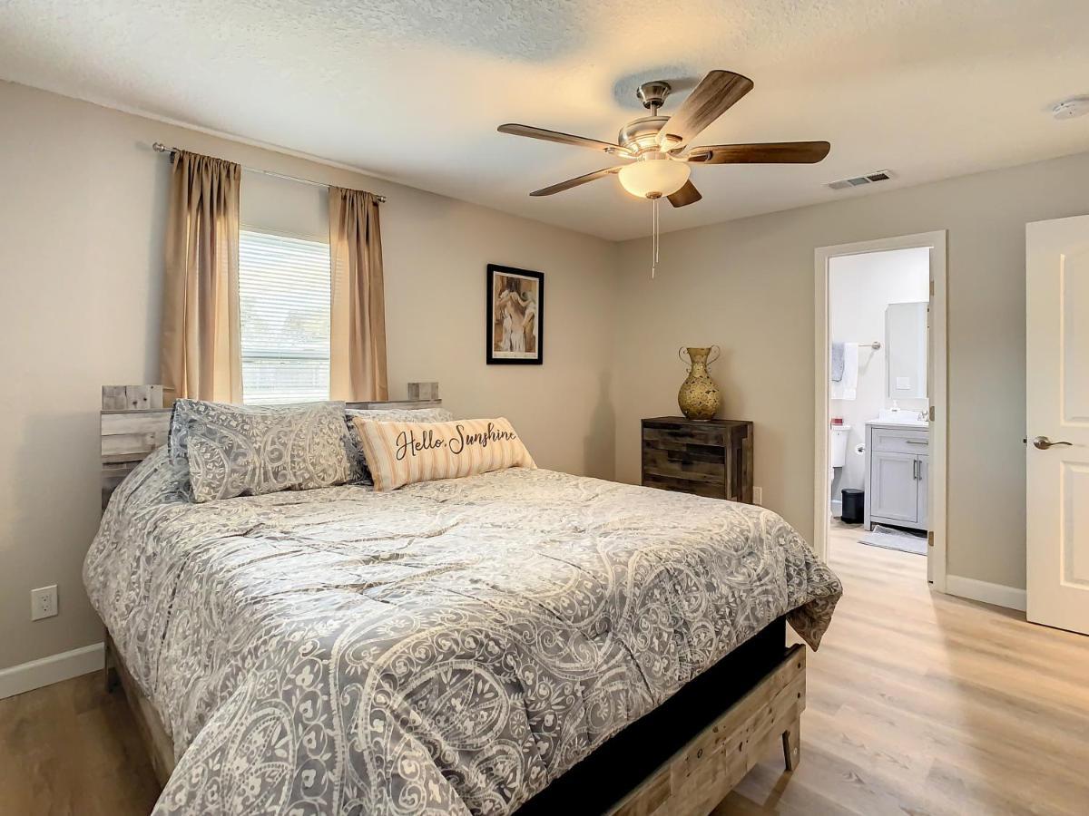 Crown Jewel Of Clearwater 10-15 Min To Beach 5 Min To St Pete Airport Vila Exterior foto
